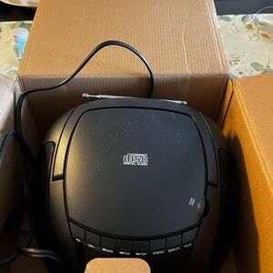 Electcom Pro
Portable Stereo Radio CD 
Used 1x by 90 year old
Excellent
